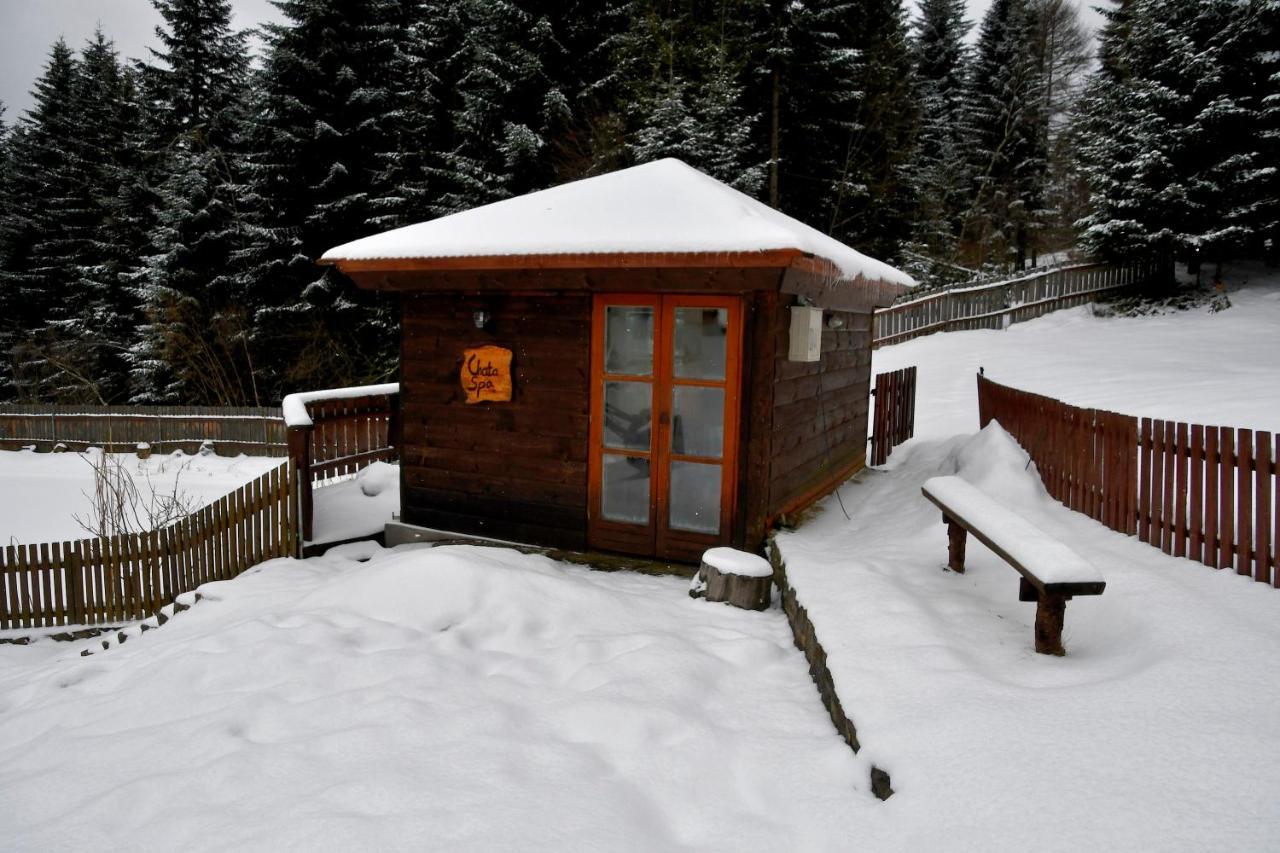 Bed and Breakfast Gosciniec Pod Lubomirem à Weglowka  Extérieur photo