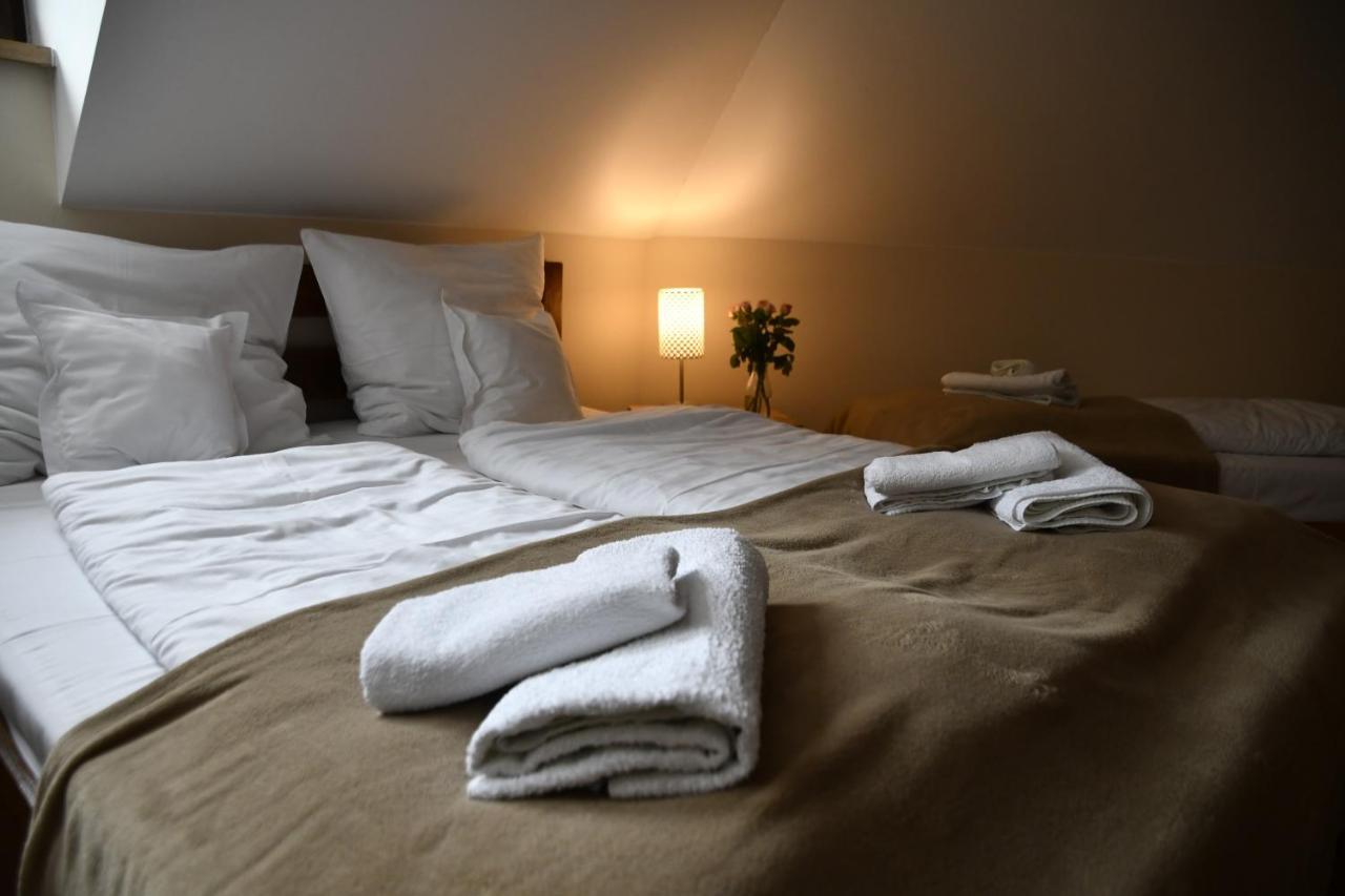 Bed and Breakfast Gosciniec Pod Lubomirem à Weglowka  Extérieur photo