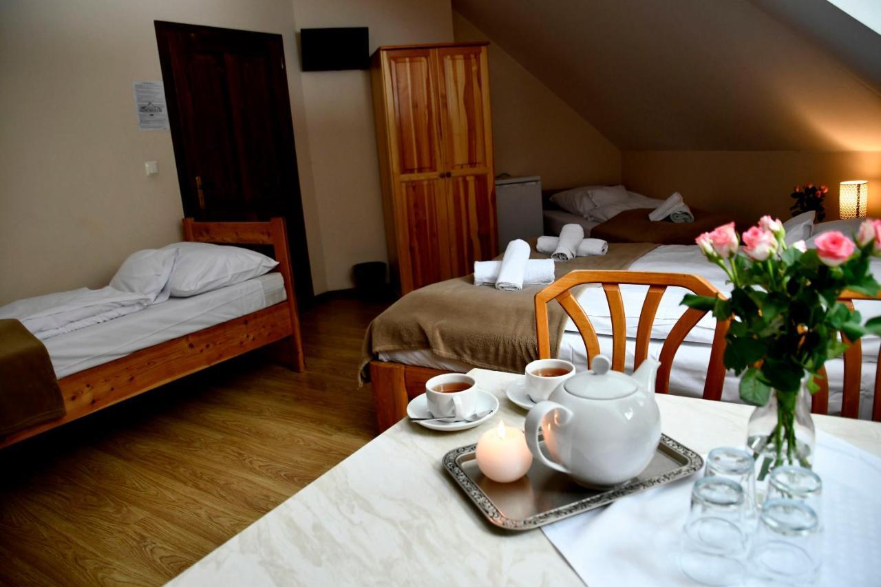 Bed and Breakfast Gosciniec Pod Lubomirem à Weglowka  Extérieur photo