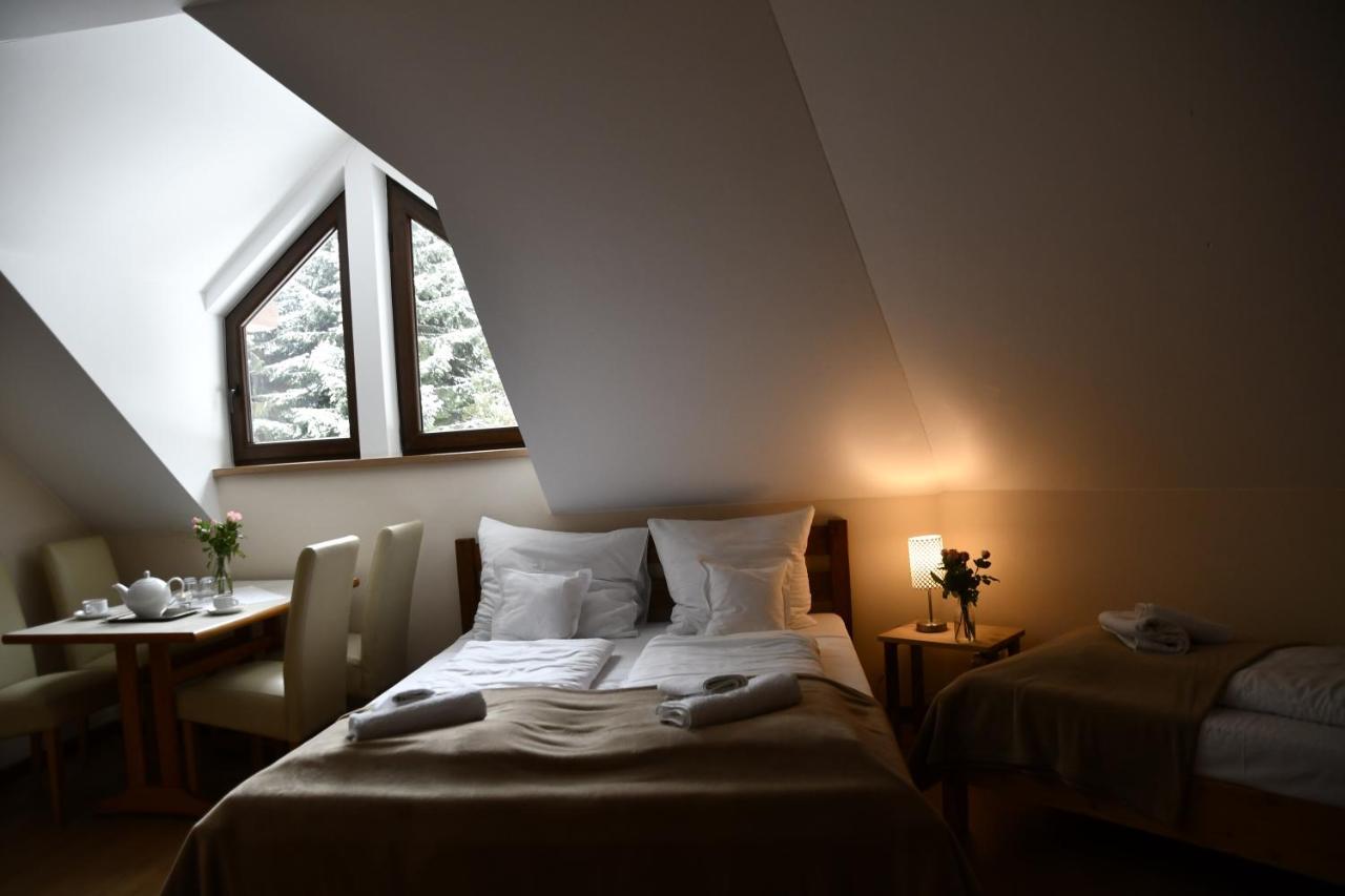 Bed and Breakfast Gosciniec Pod Lubomirem à Weglowka  Extérieur photo