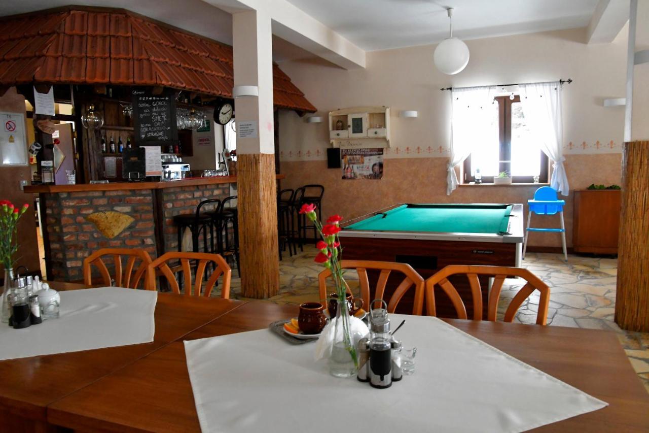 Bed and Breakfast Gosciniec Pod Lubomirem à Weglowka  Extérieur photo