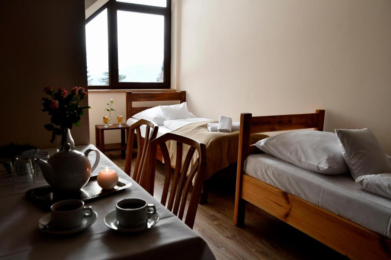 Bed and Breakfast Gosciniec Pod Lubomirem à Weglowka  Extérieur photo