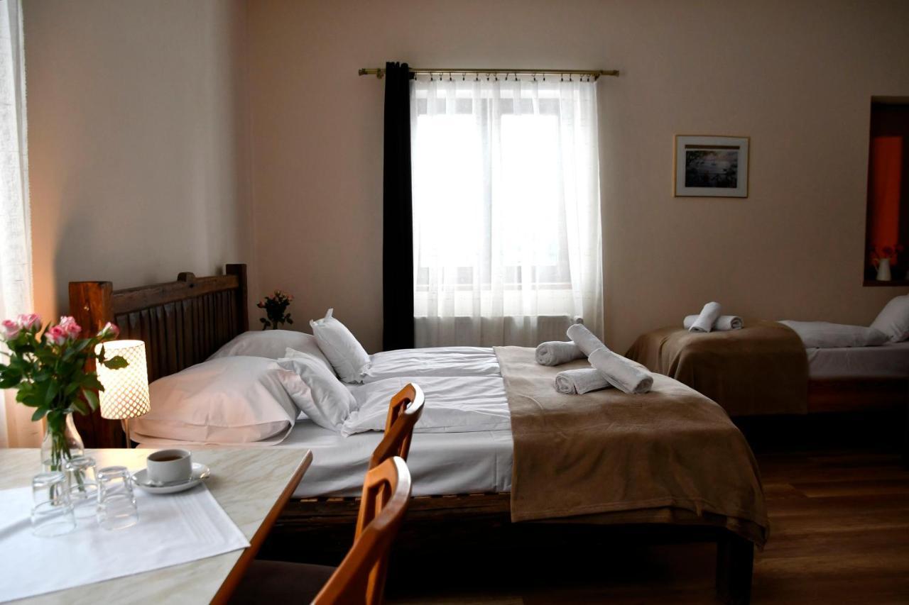 Bed and Breakfast Gosciniec Pod Lubomirem à Weglowka  Extérieur photo